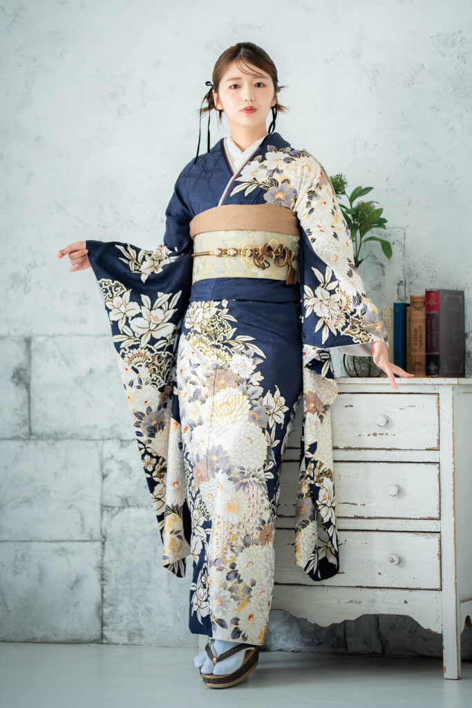 流水に牡丹唐草 紺色